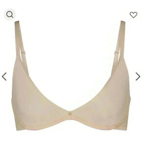 Skims Weightless Scoop Bra